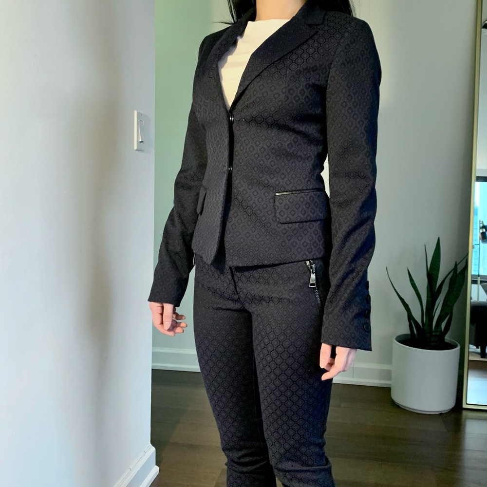 BEATRICE .B women navy suit